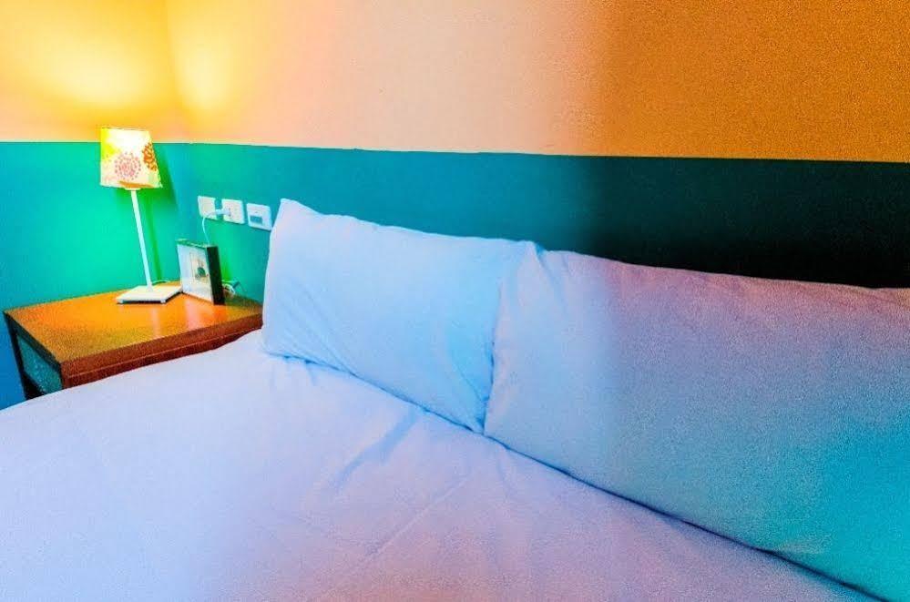 Oasis Inn Старе місто Хенчун Екстер'єр фото