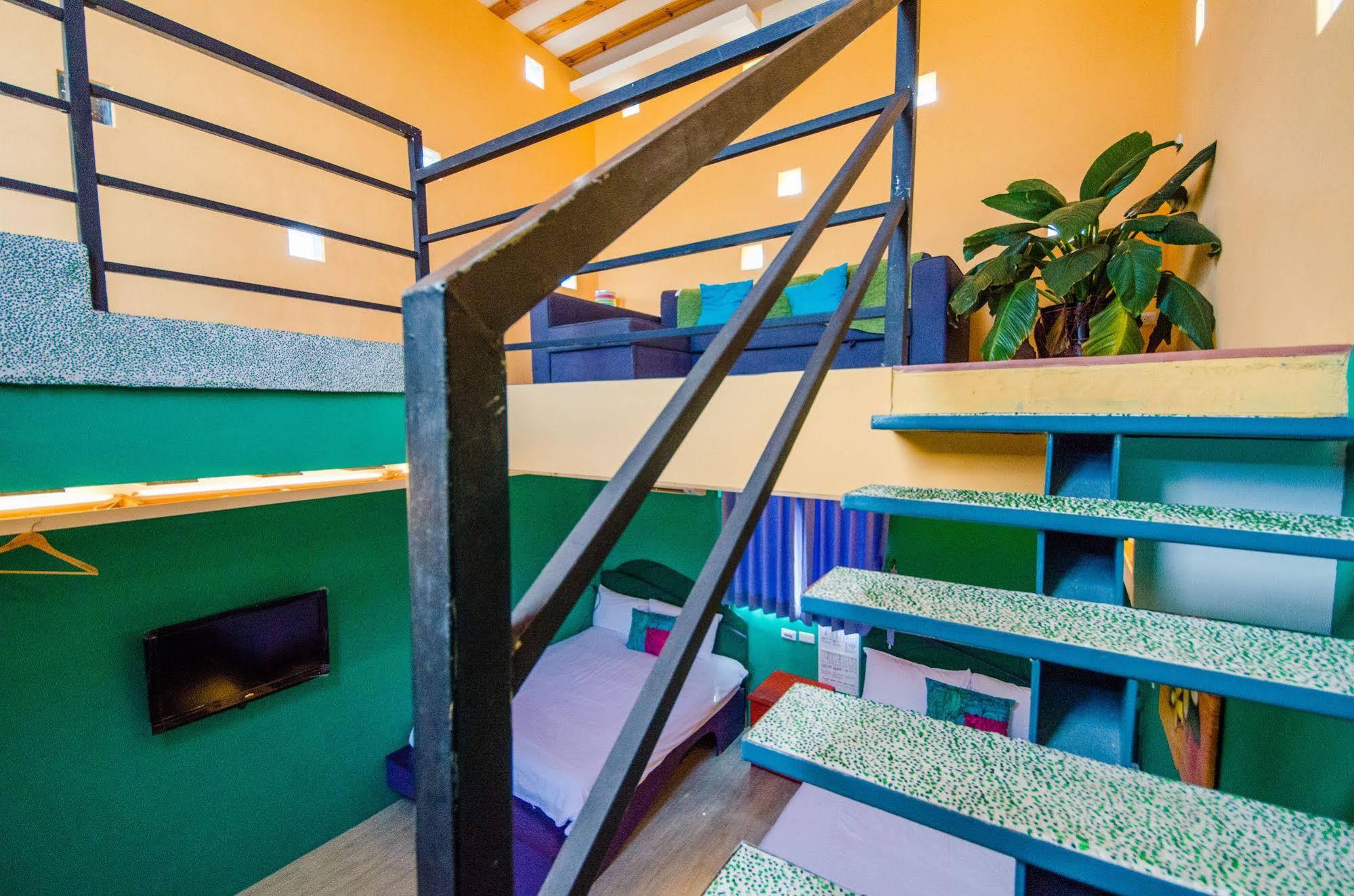 Oasis Inn Старе місто Хенчун Екстер'єр фото
