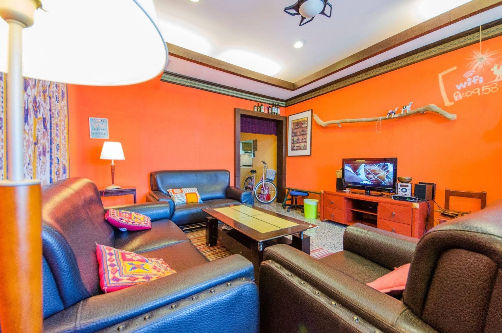 Oasis Inn Старе місто Хенчун Екстер'єр фото