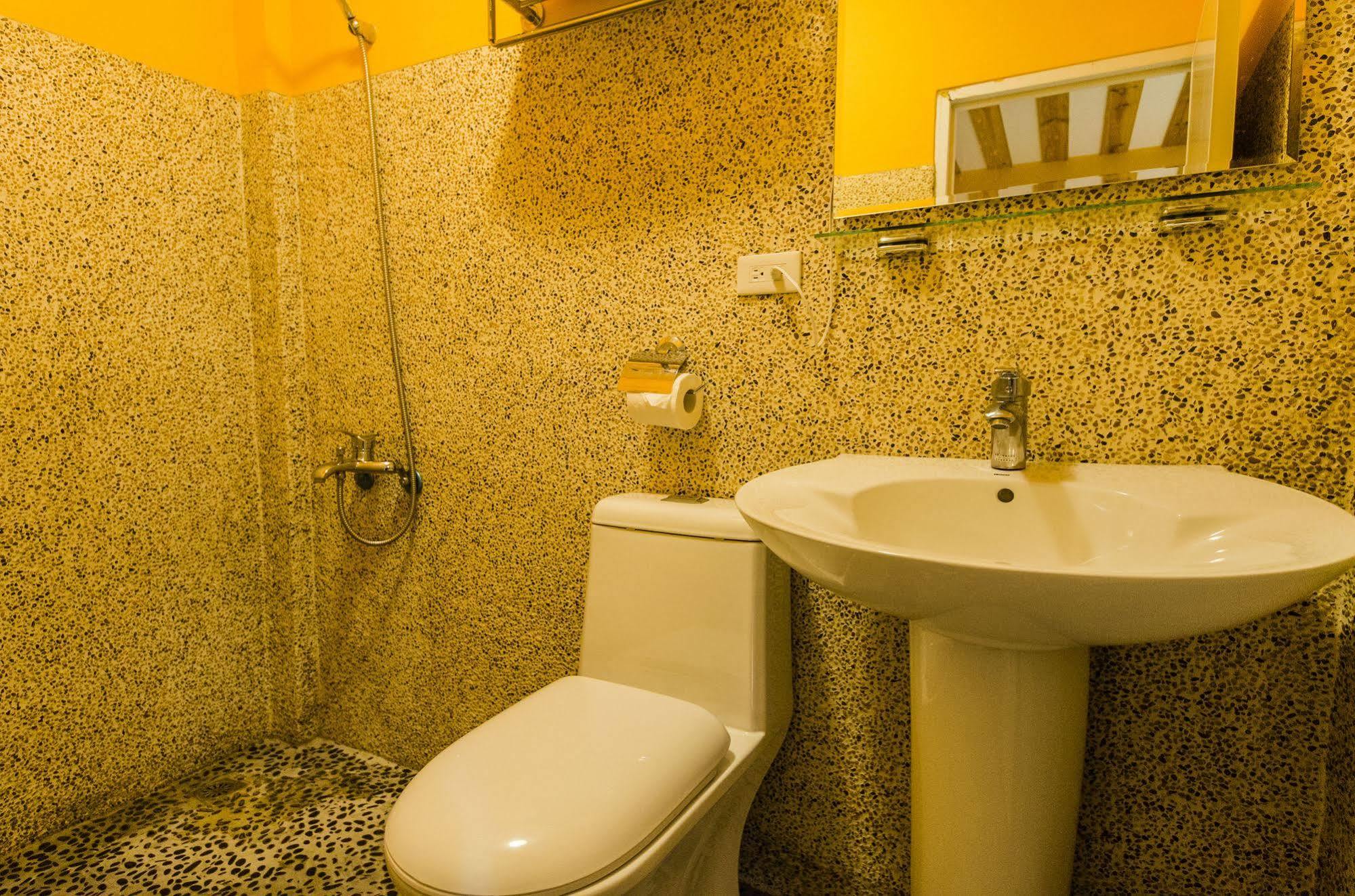 Oasis Inn Старе місто Хенчун Екстер'єр фото